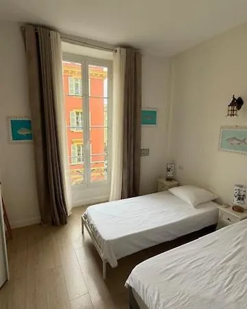 2 Bedrooms In Central Location On The Famous Place Massena Apartment
