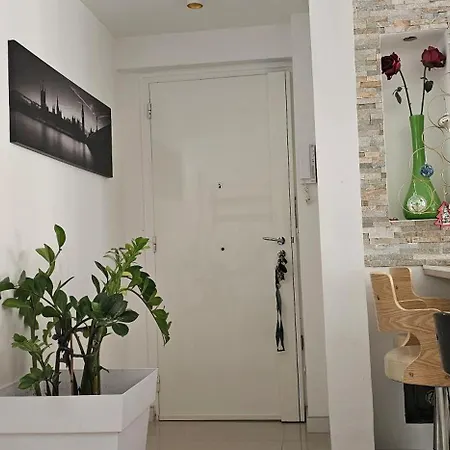 Moderne A Nice, 50 M² Avec Balcon *