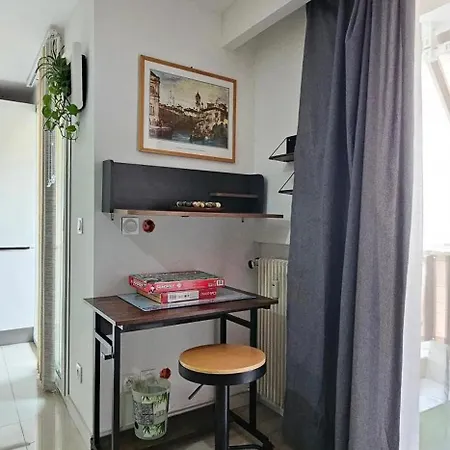 Moderne A Nice, 50 M² Avec Balcon Nice
