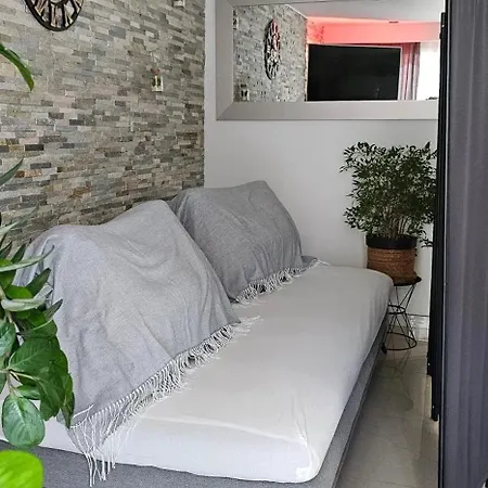 Moderne A Nice, 50 M² Avec Balcon Nice