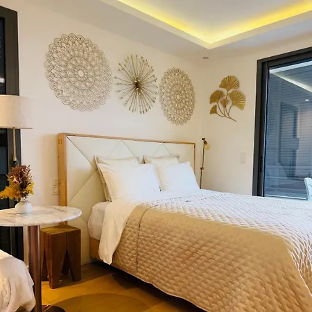 Villa Contemporary With Sea View, Infinity Swimming Pool, Gym , Cinema Room,lift