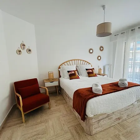 Superbe Port De Lumineux,clim , Parking Apartment *