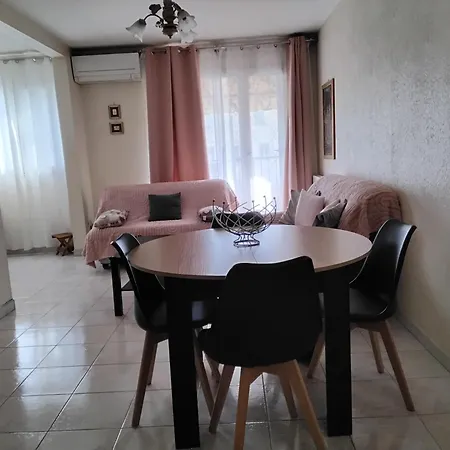 Pres De La Promenade Apartment *