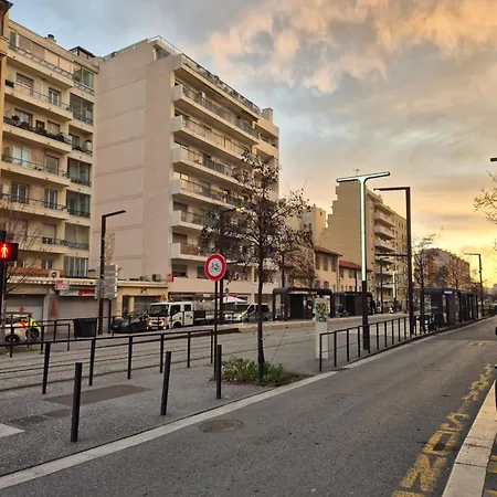 Appartement à 2 Pas De La Promenade Des Vue 7 Avenue De Fabron