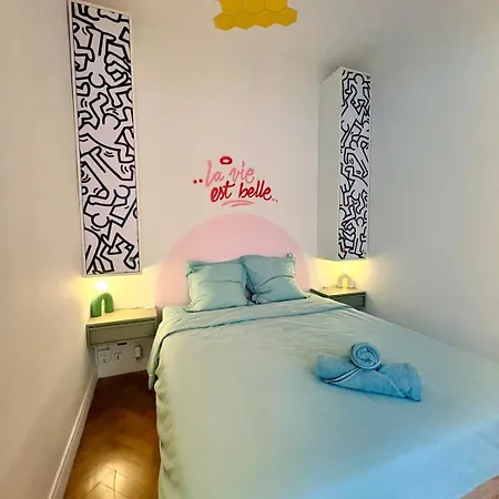 Bright Pop-art Center Near Apartment Nice