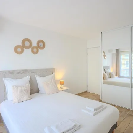 Apartment Peaceful In With Terrace, Parking