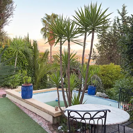 Guest house Independant En Calme, Jardins Et Piscine A 5 Min De La