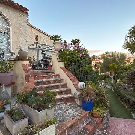 Independant En Calme, Jardins Et Piscine A 5 Min De La Guest house Nice