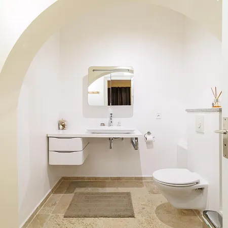 Villa Marie -pool - Garden-close To -parking *