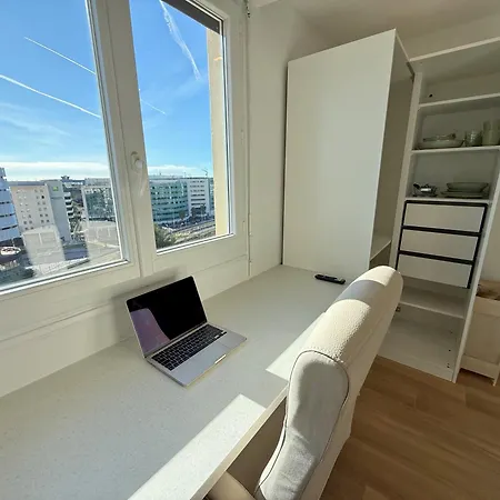 Ouest Privees Modernes Tv Wifi Bureau En Colocation Homestay