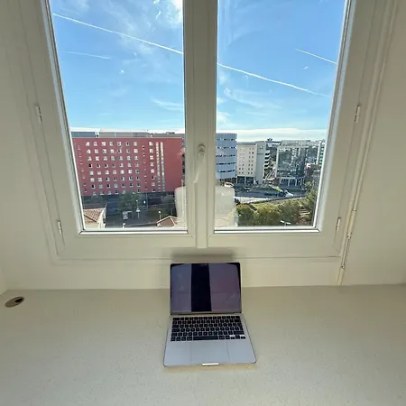 Homestay Ouest Privees Modernes Tv Wifi Bureau En Colocation Nice