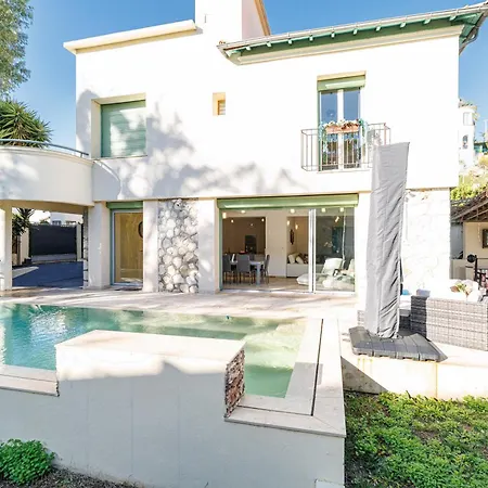 Marie -pool - Garden-close To -parking Nice