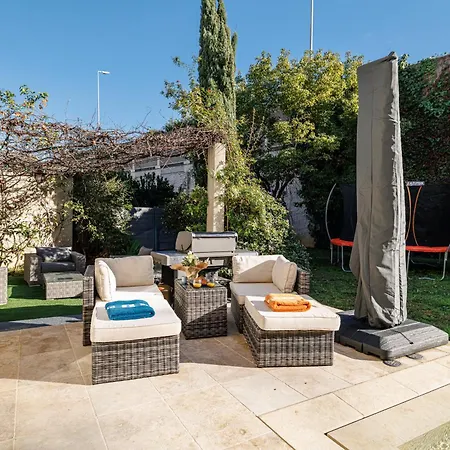 Villa Marie -pool - Garden-close To -parking