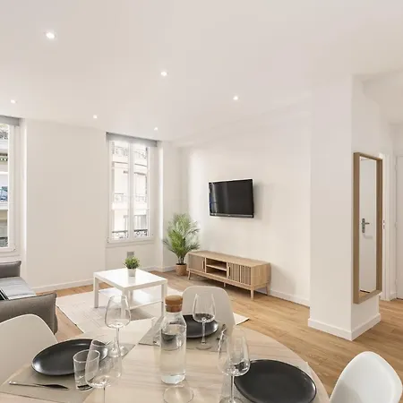 Appartement élégant 2 Pièces Niçois - Carré D'or - Centre - à 2 Min