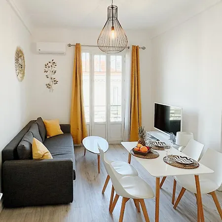 Apartment Elegant With Balcony,