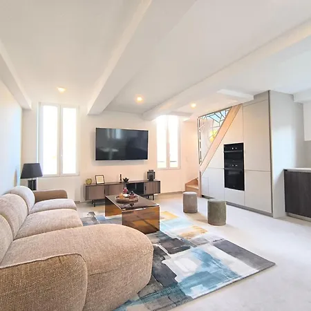 Apartment Elegant Renovated Port Ac Sleeps 4 Nice