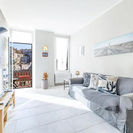 Massena Street - Quiet 2 Bdr & Balcony Apartment Nice