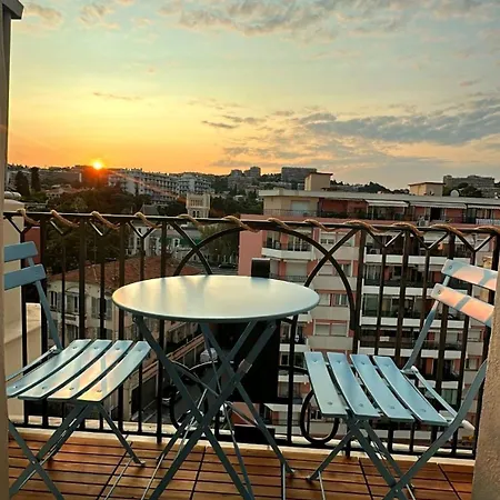 Apartment Beachfront Promenade Des 2 Terraces Nice
