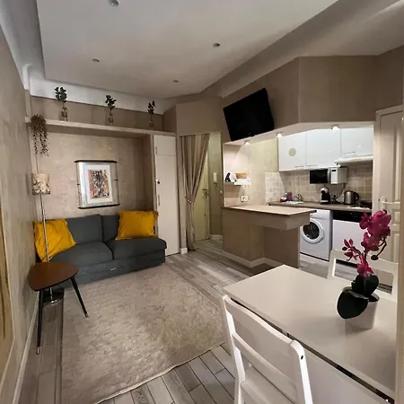 Apartment Perfectly Located 1 Bed - Port Of Nice