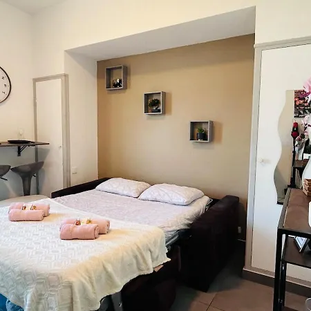 Renove Et Meuble Le Coeur De A Vos Pieds * Nice