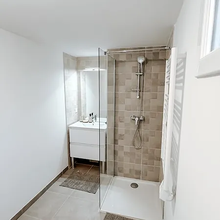 Apartment Aya - Renovated Air-conditioned Duplex With Garden *