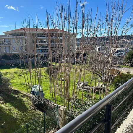 Apartment 50m2 - Furnished - 1 Bedroom - Terrace - Parking - Tram 5 Min *