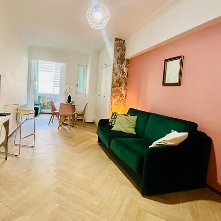 Center Quiet Pedestrian Street Near Promenade 4 Sleeps Apartment