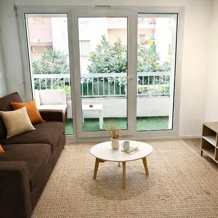 Cosy Avec Terrasse - à Deux Pas Et Tramway Direct *