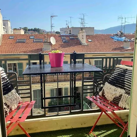 Apartment Cosy Et Lumineux 2 Pieces Au Coeur De Nice