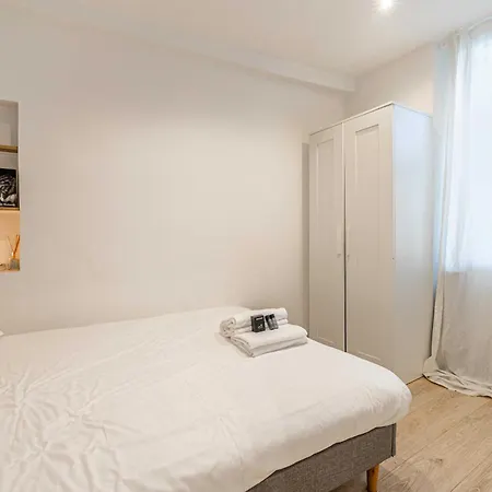 Charming A-c 1br-2p - Massena Apartment