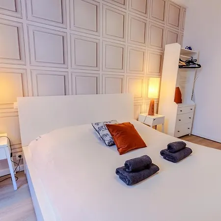 Rue De France - Proche Magnifique 2 Pieces Ac Apartment