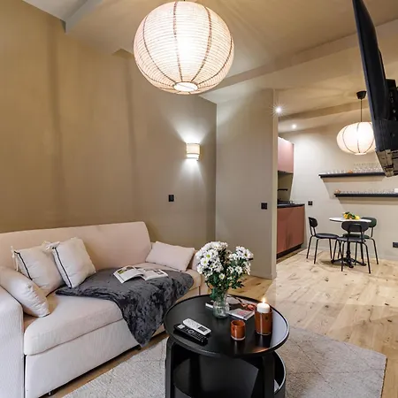 Wonderful Close To Garibaldi - Aircon Apartment Nice