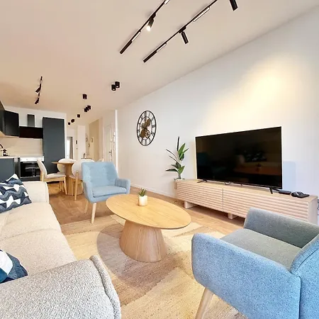 Ref 127 - 3 Pieces 2 Port Apartment