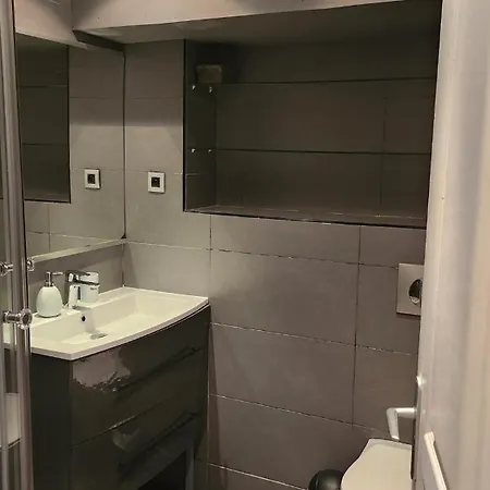 2-room Off The Apartment
