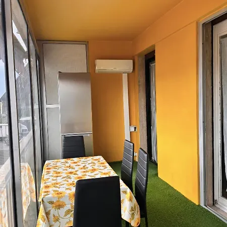Apartment With Veranda 5min Walk To The *