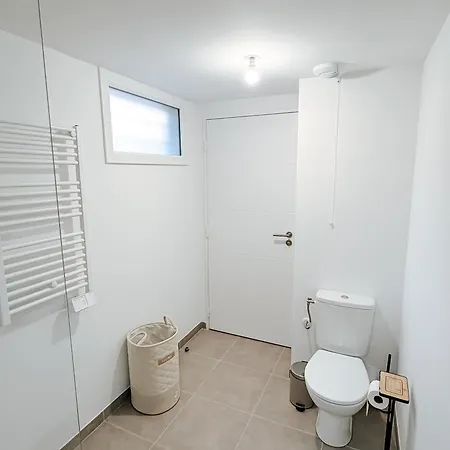 Apartment Aya - Renovated Air-conditioned Duplex With Garden *