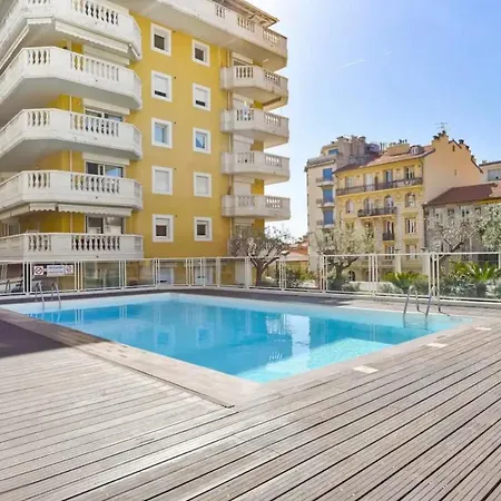 4-person - Air Conditioning And Pool Apartment