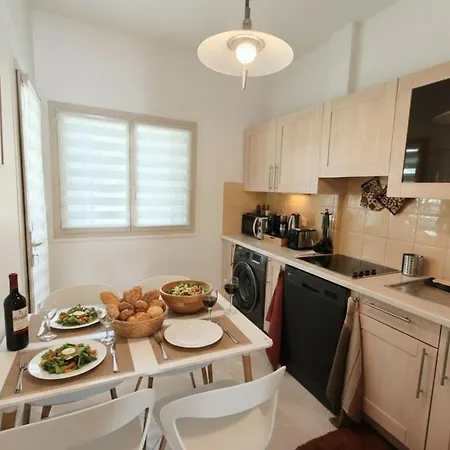 Apartment Modern Gem 200m From Beaches With Balcony, Ac And Tram