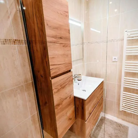 Apartment Modern Gem 200m From Beaches With Balcony, Ac And Tram *