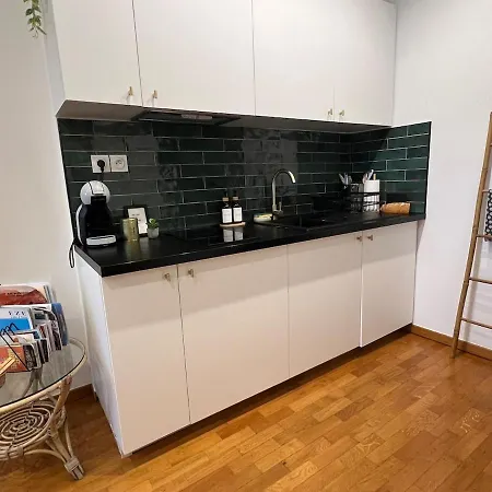 Apartment Cozy Studio, Exceptional View Of Lympia Harbor *