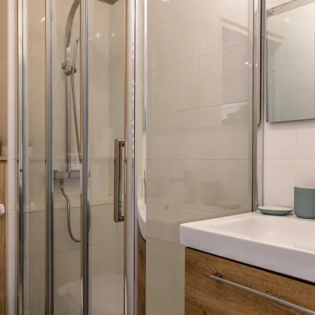 Apartment Charming A-c 1br-2p - Massena Nice