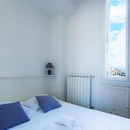 Apartment Modern &