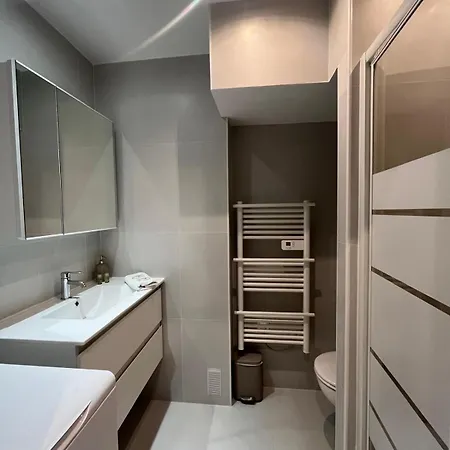 Center Quiet Pedestrian Street Near Promenade 4 Sleeps Apartment *