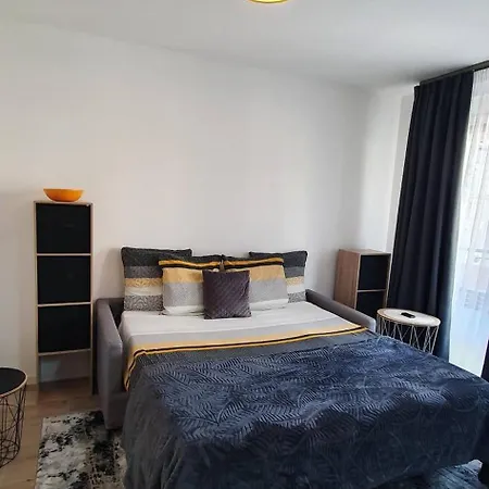 Apartment Charming 1-bedroom With Free Parking Nice