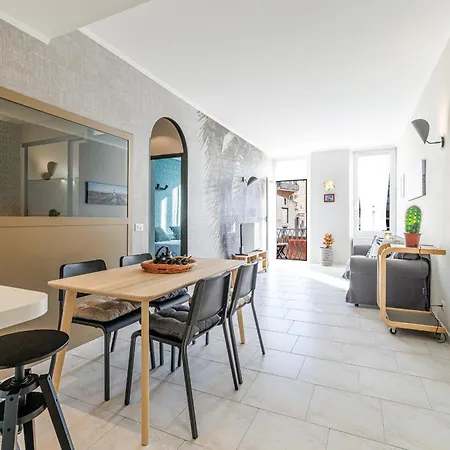 Apartment Massena Street - Quiet 2 Bdr & Balcony Nice