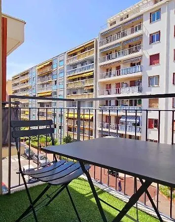 T2 Dernier Etage Avec Terrasse A 5 Min De La