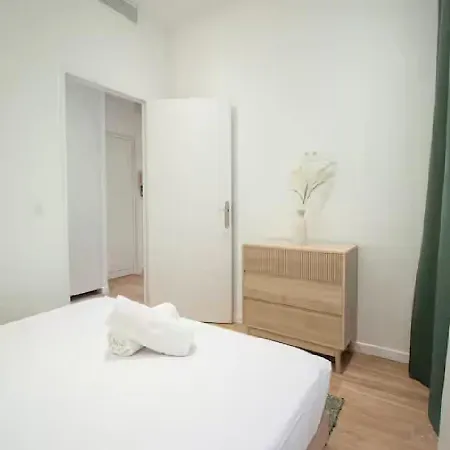Nid Douillet Au Coeur De Avec Terrasse Et Clim Apartment
