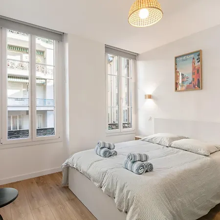 élégant 2 Pièces Niçois - Carré D'or - Centre - à 2 Min Appartement *