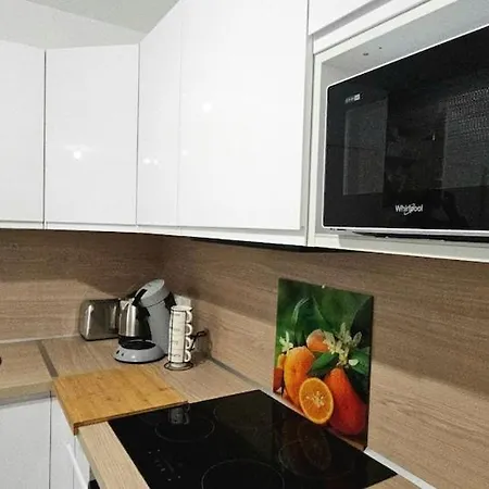 Center Nice, 10min Beach, Parking, Terrace, Direct Tram Apartment *