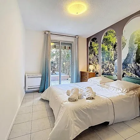 Apartment One Bedroom With Terrace , Port De , Ideal Location Nice
